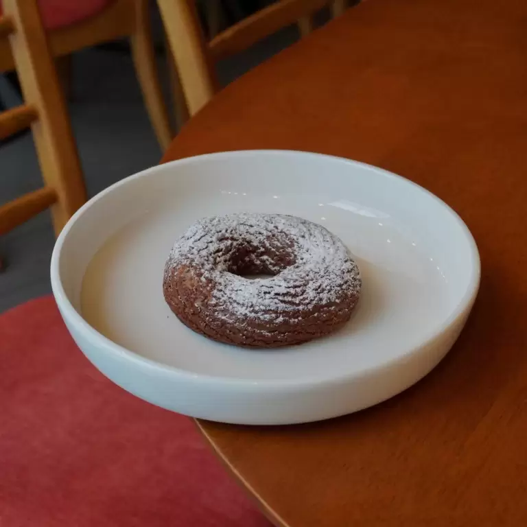 Кольцо карамельное с фундучным пралине