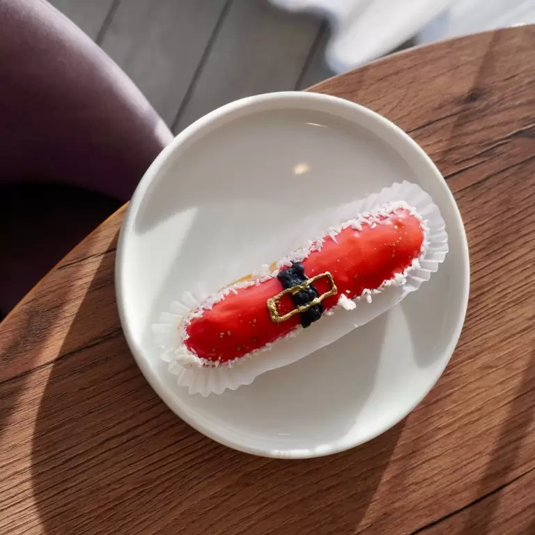 Эклер смородина