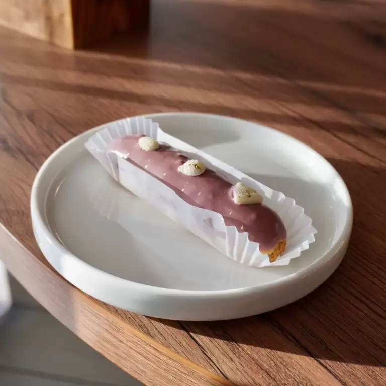 Эклер кофе-карамель