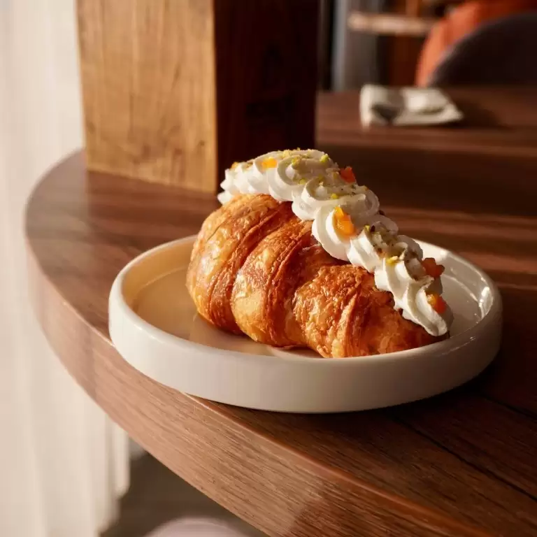 Круассан абрикос-лимон