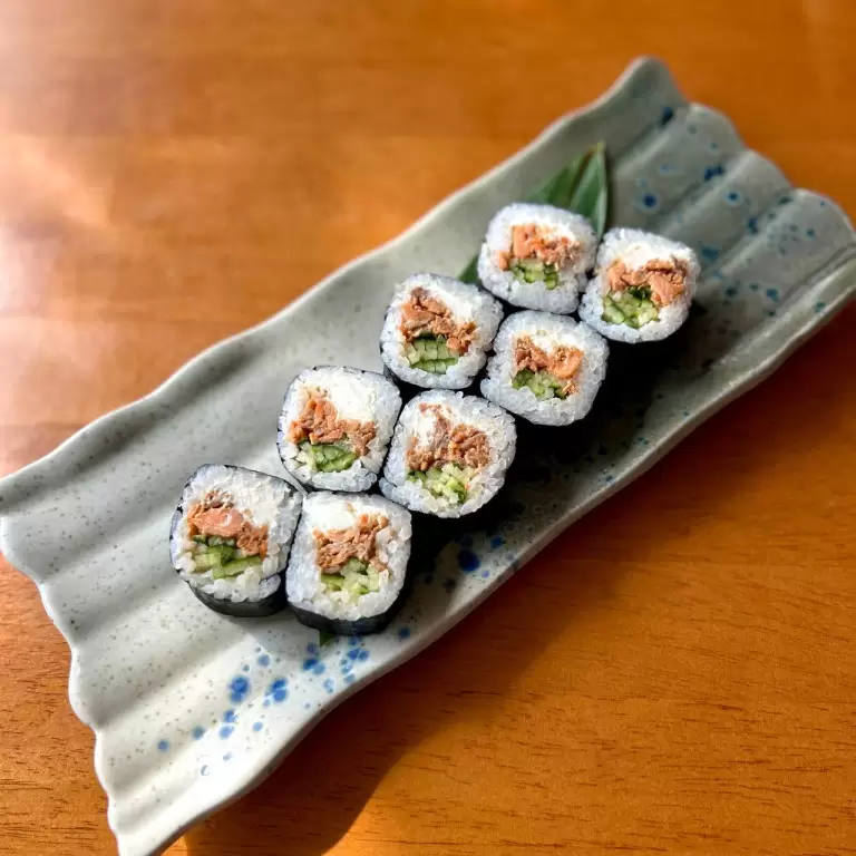 Ролл с лососем терияки и сыром (ланч)