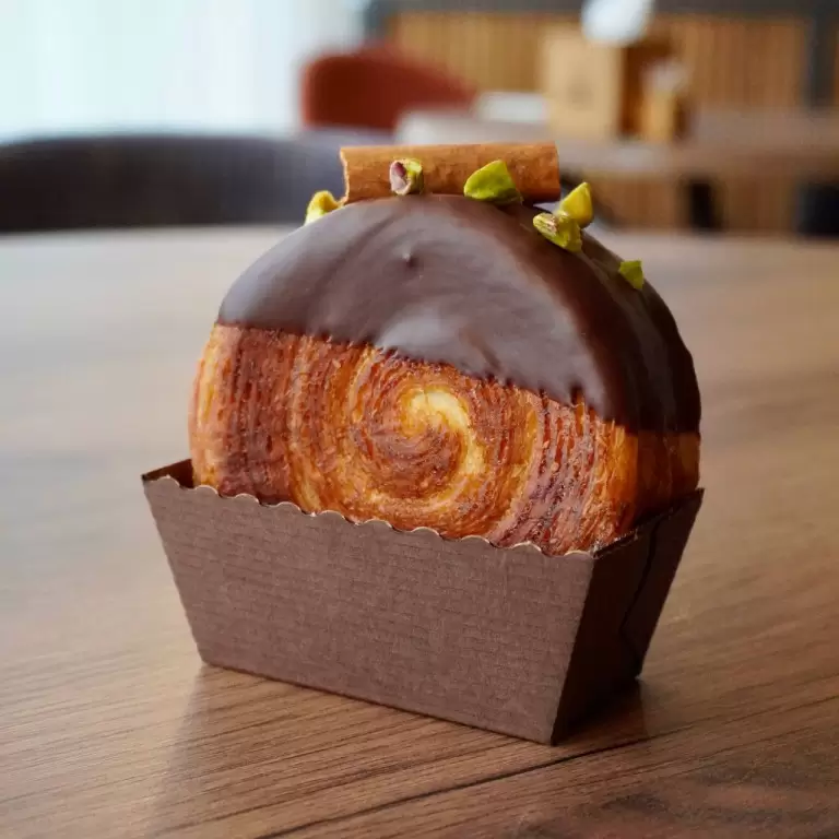 Круассан пряный шоколад
