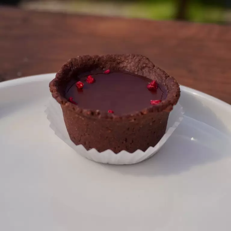 Мини-тарт с шоколадным ганашем