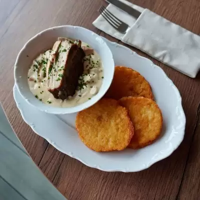 Драники по-деревенски с домашней мачанкой