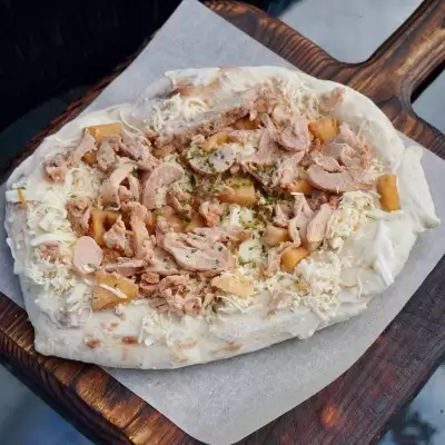 Пинса с цыпленком и ананасом зам. 